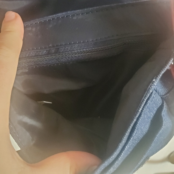 Cross body bag with lots of pockets - Picture 8 of 12